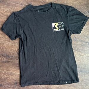 🎉3/$10 in bundle🎉Quiksilver Black Graphic Tee